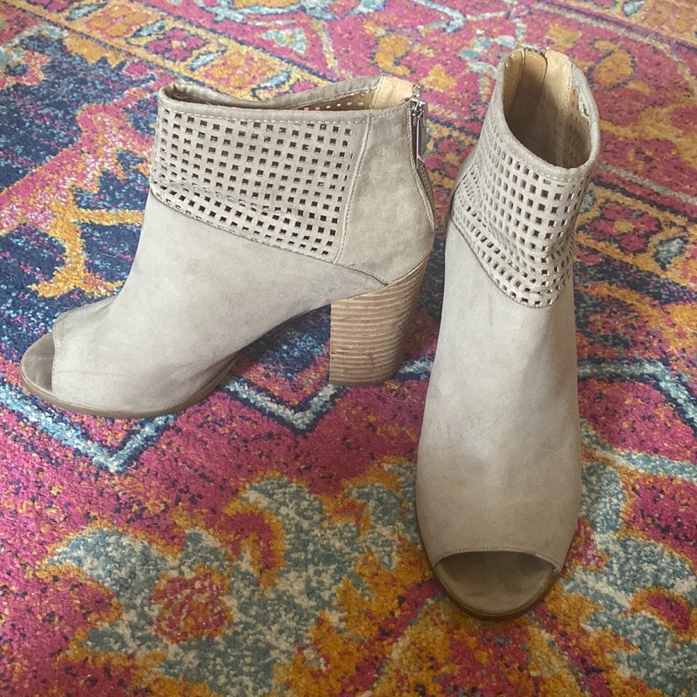 Report Heels - Picture 4 of 5